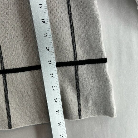 TAHARI Sweater Size M Windowpane Grid Mock Neck Cuffed 3/4 Sleeve Pullover White - Picture 9 of 11